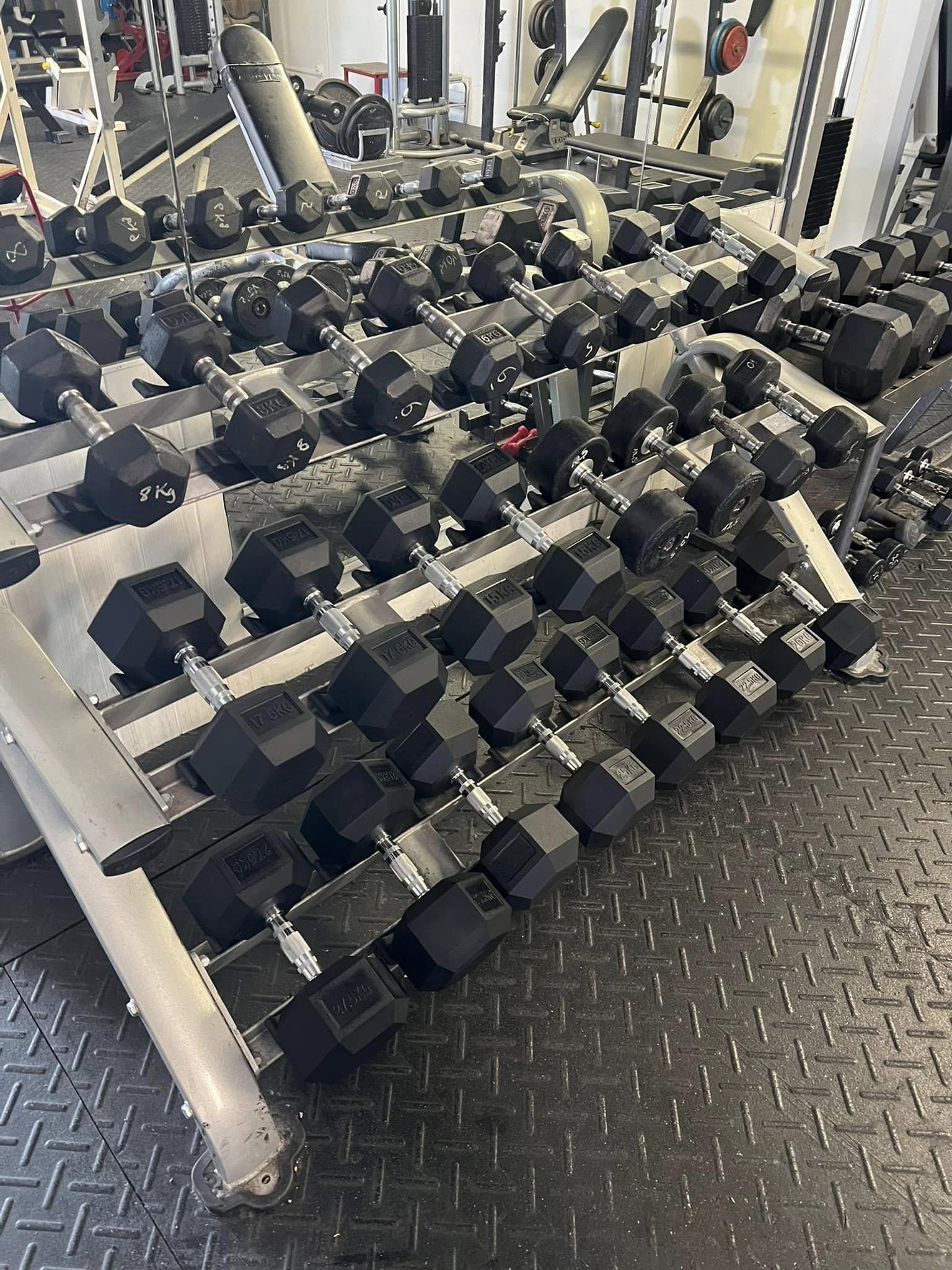 Rack d'haltères hexagonaux